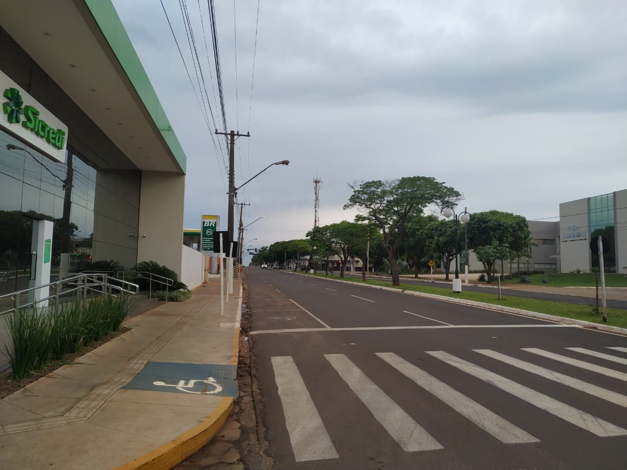 Ag&ecirc;ncia da Sicredi Centro-Sul MS fica na Avenida Moura Andrade, em frente &agrave; Prefeitura Municipal &ndash; Foto: Jornal da Nova